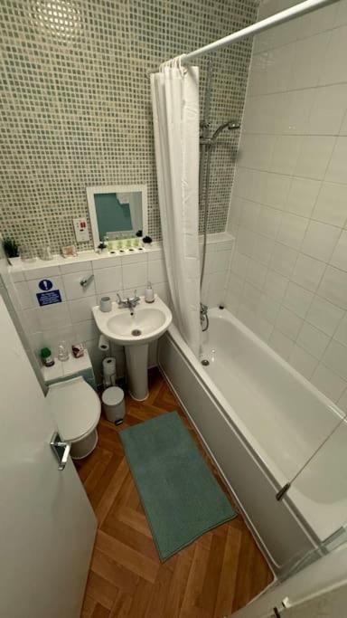 Flat In The Heart Of Camden Town Appartamento